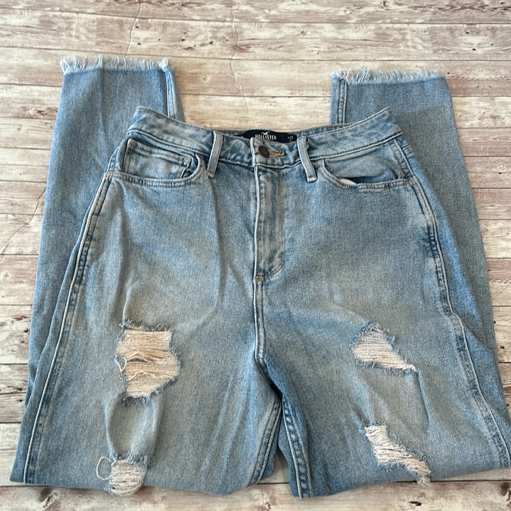 Hollister Curvy Ultra High Rise Mom Jeans Distressed Light Wash Raw Hem